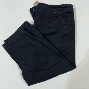 White Stag black capri pants size 14